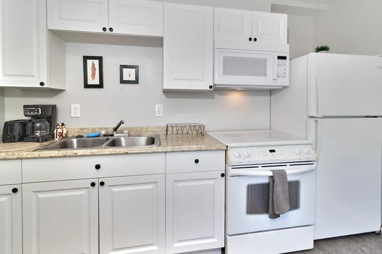 Hidden Gem Effiency Studio Perfect Location Tampa